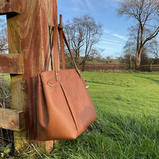 The Demelza Handbag by Country Cow Designs (Printed Paper Book Pattern) - Emmaline Bags Inc. - Sewing Patterns