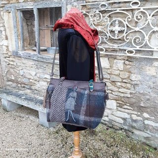 The Demelza Handbag by Country Cow Designs (Printed Paper Book Pattern) - Emmaline Bags Inc. - Sewing Patterns